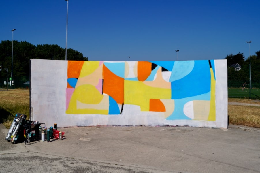 Freestyle abstract live painting on a legal wall in Cornwall